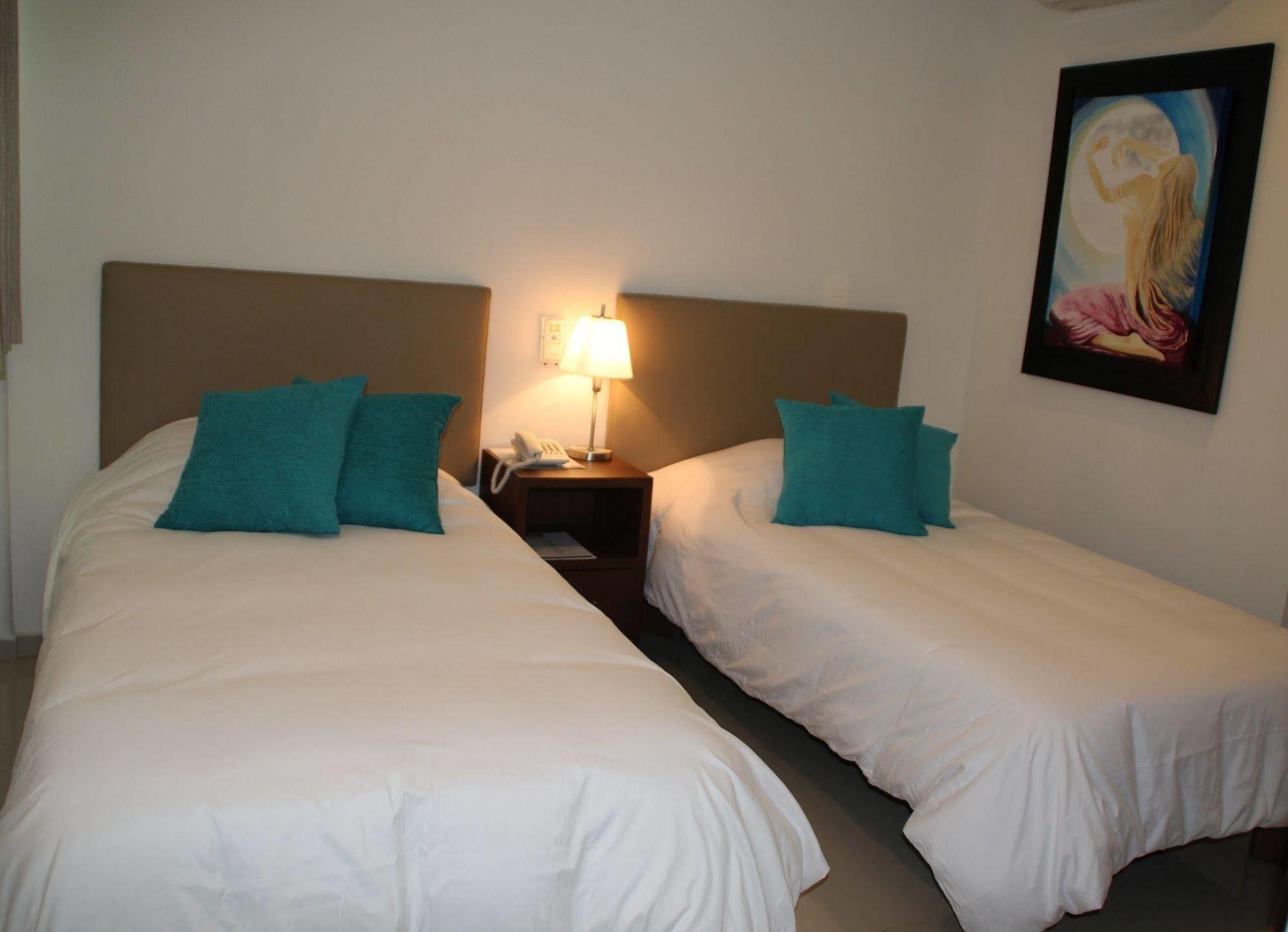 Suites Chapultepec 瓜达拉哈拉 外观 照片
