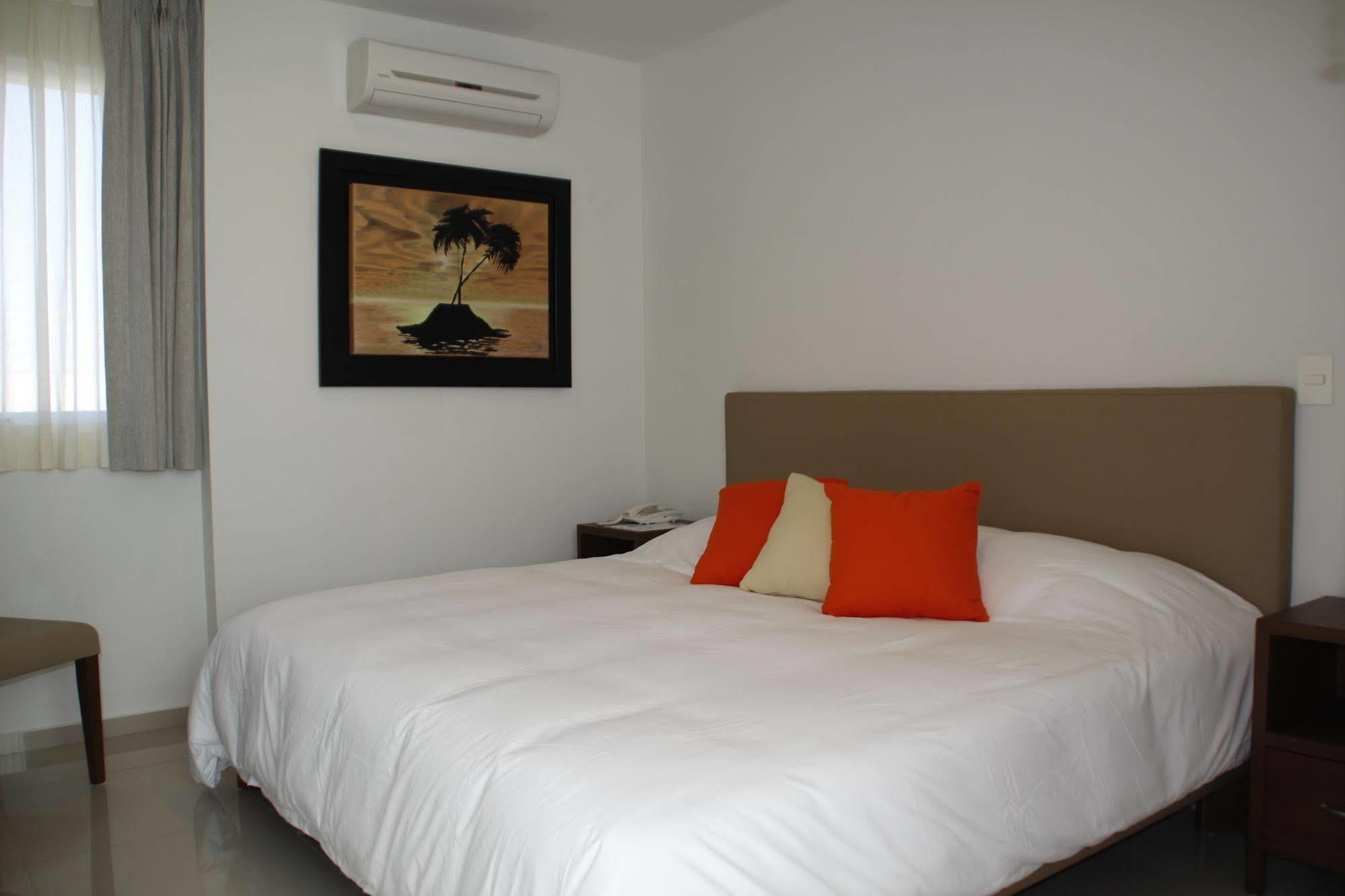 Suites Chapultepec 瓜达拉哈拉 外观 照片