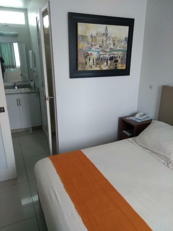 Suites Chapultepec 瓜达拉哈拉 外观 照片