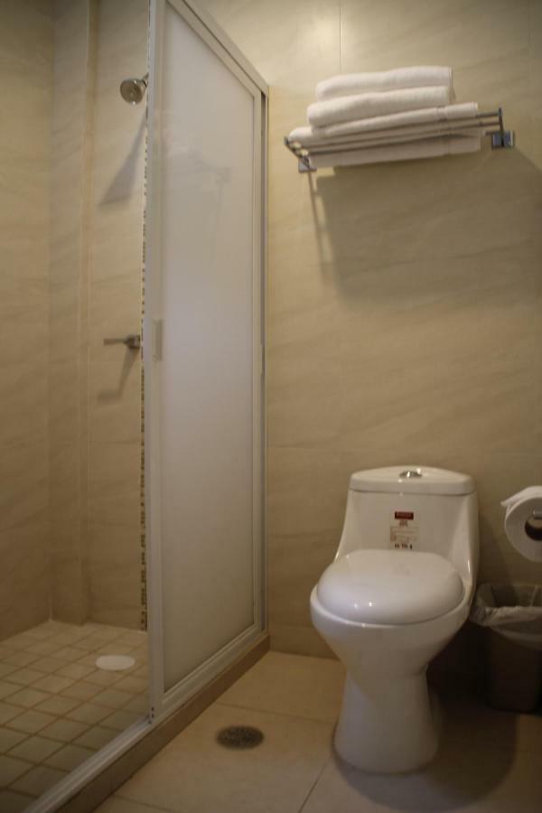 Suites Chapultepec 瓜达拉哈拉 外观 照片